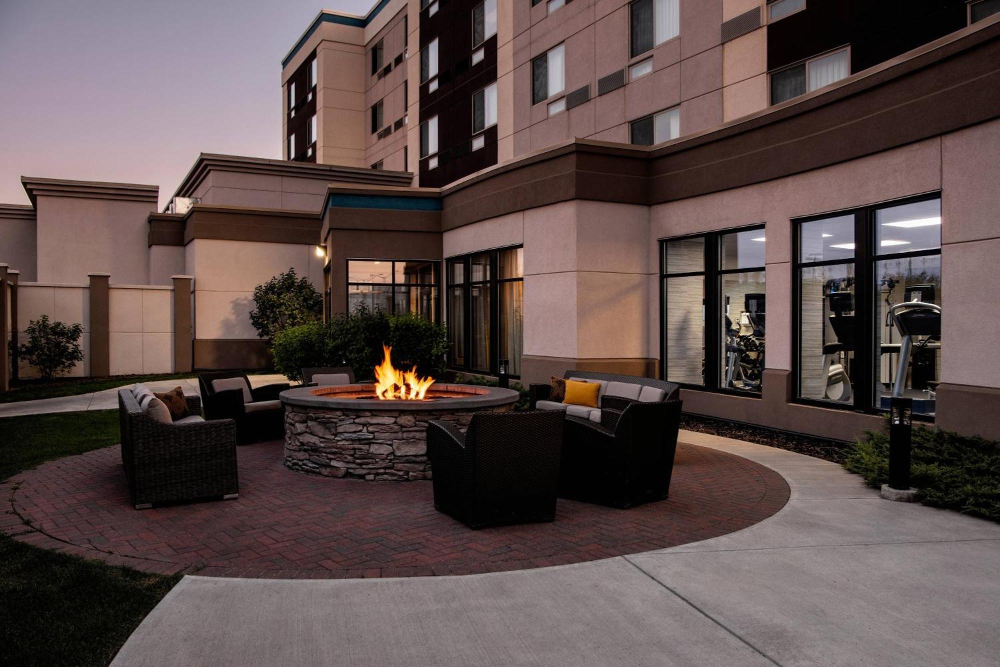 Courtyard By Marriott Edmonton West Hotel Luaran gambar